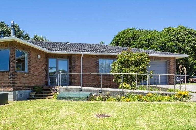 Photo of property in 12 Eton Place, Spotswood, New Plymouth, 4310