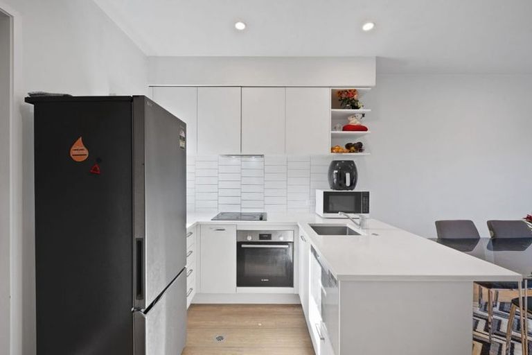 Photo of property in 31 Huntington Drive, Huntington Park, Auckland, 2013