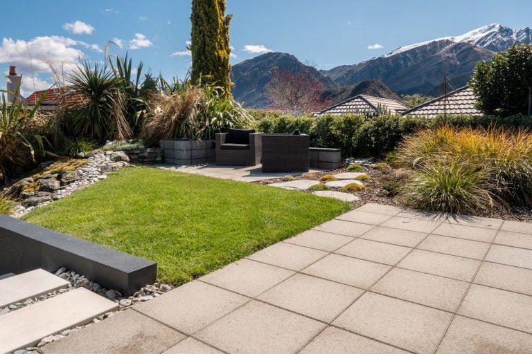 Photo of property in 15 Bracken Street, Arrowtown, 9302