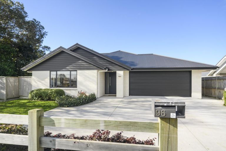 Photo of property in 96 Pharazyn Street, Feilding, 4702