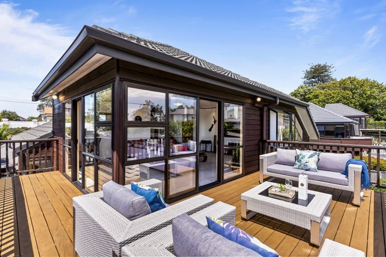 Photo of property in 98 Bleakhouse Road, Howick, Auckland, 2014