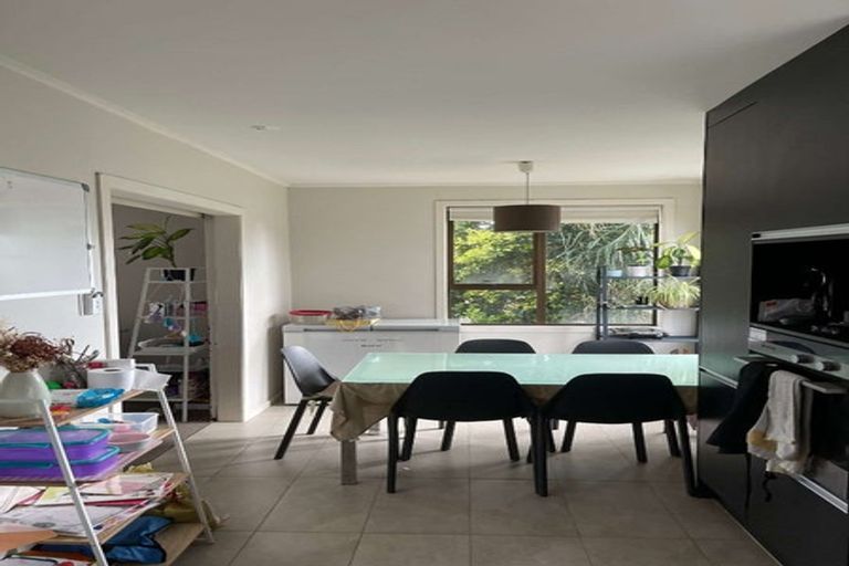 Photo of property in 43 Renata Crescent, Te Atatu Peninsula, Auckland, 0610