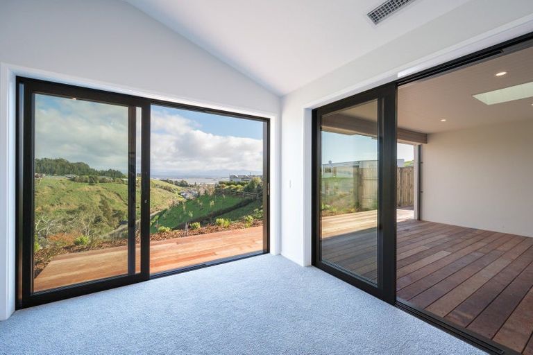 Photo of property in 7 Hill Tops Way, Stoke, Nelson, 7011