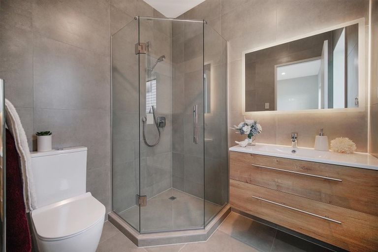 Photo of property in 61 Drumbuoy Drive, Flat Bush, Auckland, 2019