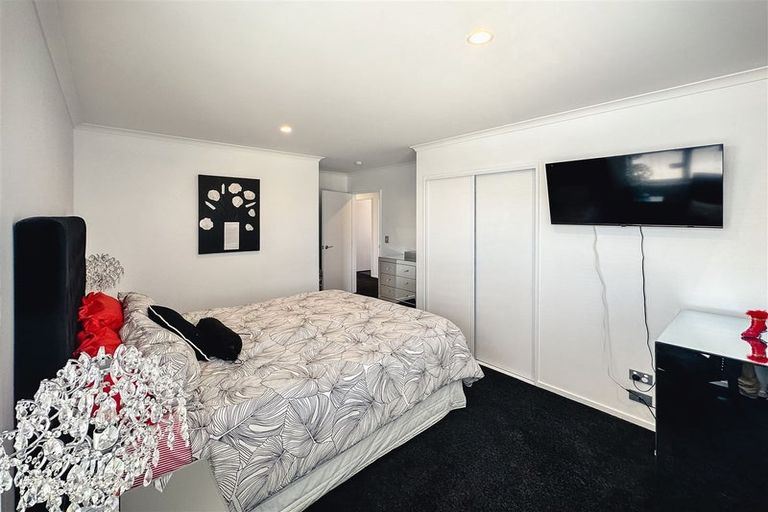 Photo of property in 39 Vivian Street, Burwood, Christchurch, 8083