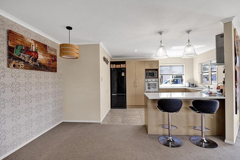 Photo of property in 24 Princes Street, Hawera, 4610