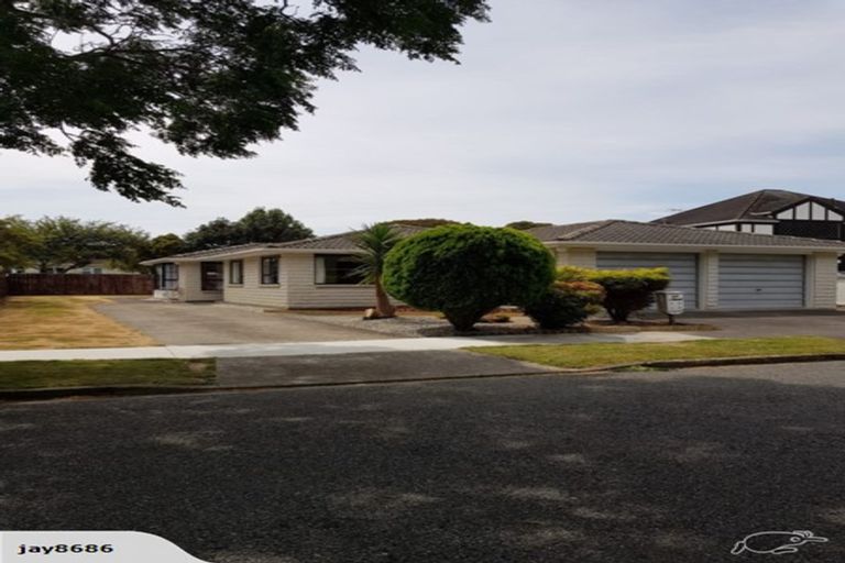 Photo of property in 24 Mcenroe Grove, Naenae, Lower Hutt, 5011