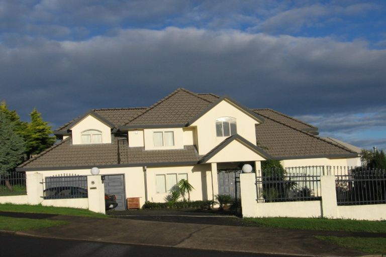 Photo of property in 7 Capistrano Mews, Goodwood Heights, Auckland, 2105