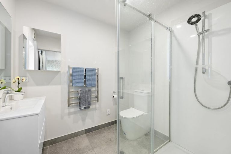 Photo of property in 6c Lyall Parade, Lyall Bay, Wellington, 6022