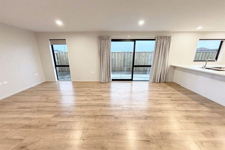 Photo of property in 15 Busby Way, Rolleston, 7614