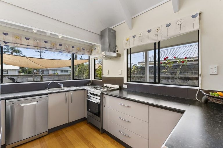 Photo of property in 75 Percy Road, Papamoa Beach, Papamoa, 3118
