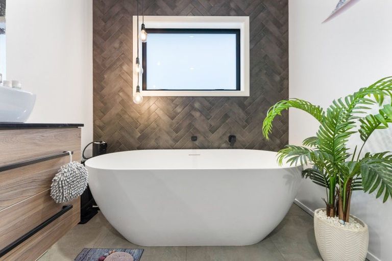 Photo of property in 5 Golf Vue Place, Castlecliff, Whanganui, 4501