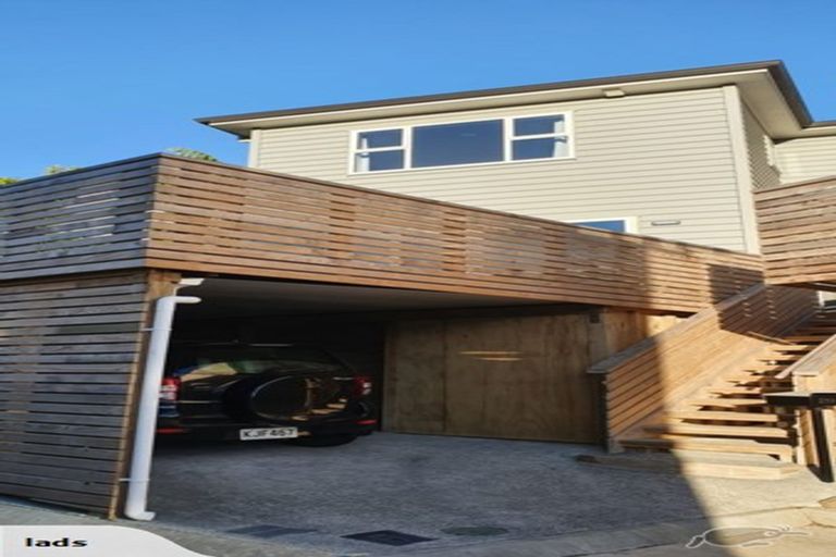 Photo of property in 20u7 Glanmire Road, Newlands, Wellington, 6037