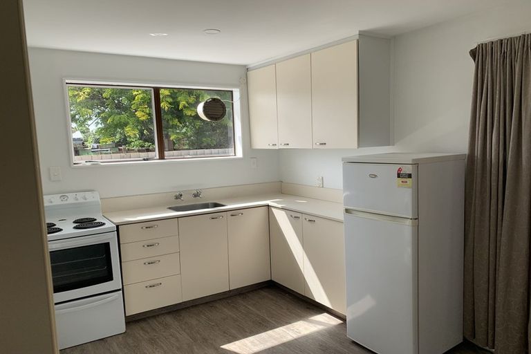 Photo of property in 32 Prestons Road, Redwood, Christchurch, 8051
