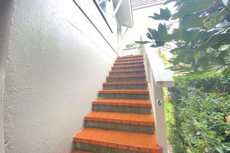 Photo of property in 6 Stowe Hill, Thorndon, Wellington, 6011