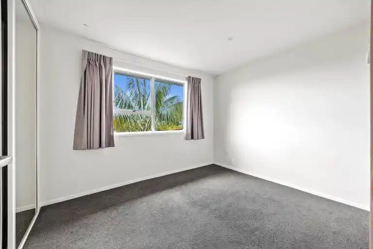Photo of property in 2/25 Moire Road, Massey, Auckland, 0614