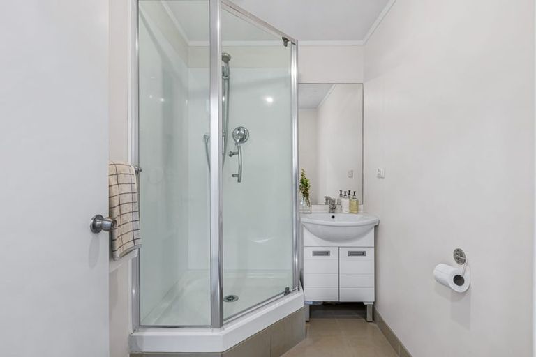 Photo of property in 525 Beach Road, Murrays Bay, Auckland, 0630