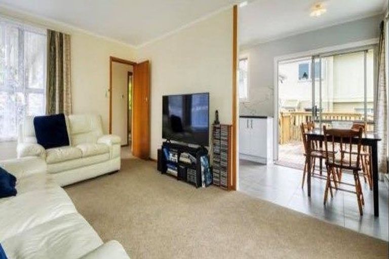 Photo of property in 47 Hartley Terrace, Massey, Auckland, 0614