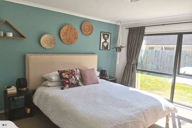 Photo of property in 5 Sun Valley Way, Wainuiomata, Lower Hutt, 5014