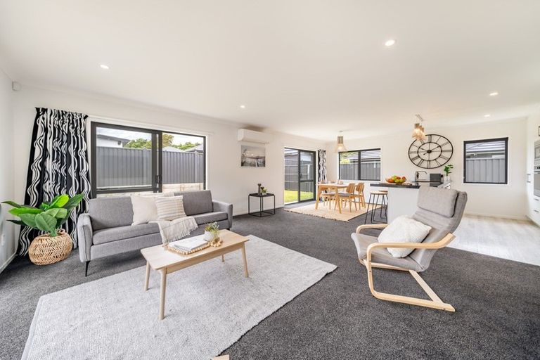 Photo of property in 30 Hopkirk Avenue, Wallaceville, Upper Hutt, 5018