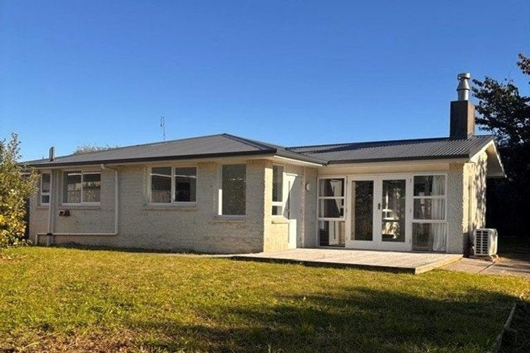 Photo of property in 18 Greenwood Place, Paraparaumu, 5032