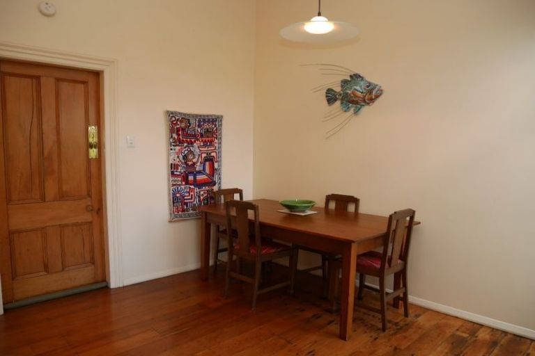 Photo of property in 152 Kelburn Parade, Kelburn, Wellington, 6012