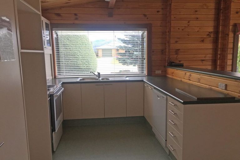 Photo of property in 21 Meadowstone Drive, Wanaka, 9305