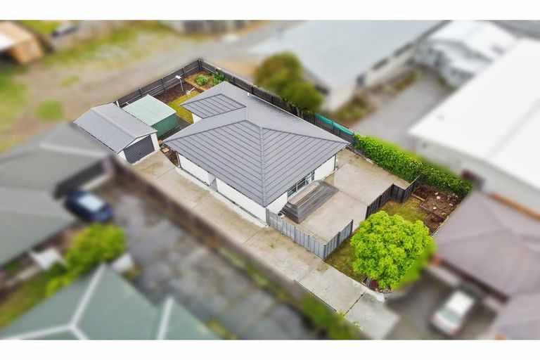 Photo of property in 198 Wainoni Road, Avondale, Christchurch, 8061