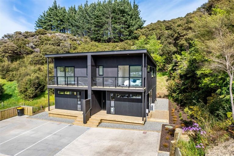 Photo of property in 11 Hastings Grove, Wainuiomata, Lower Hutt, 5014