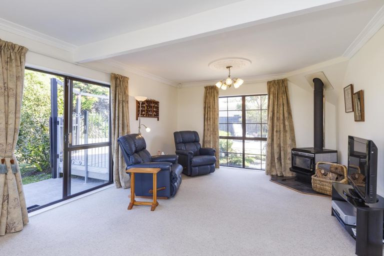 Photo of property in 56 Rhodes Drive, Kelvin Grove, Palmerston North, 4414