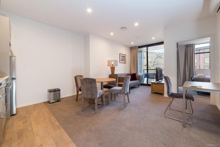 Photo of property in Wyndham Gardens Apartments, 411/30u Red Oaks Drive, Frankton, Queenstown, 9300