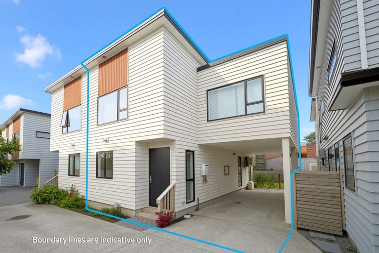 Photo of property in 43b Fitzherbert Avenue, West Harbour, Auckland, 0618