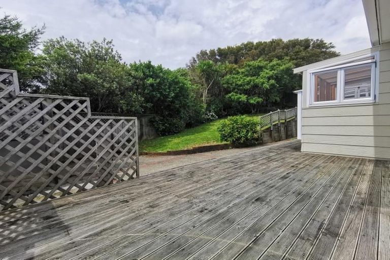Photo of property in 28 Kaitangata Crescent, Kelson, Lower Hutt, 5010