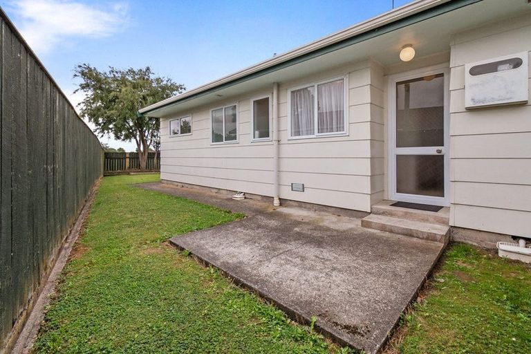 Photo of property in 105 Hillcrest Drive, Kelvin Grove, Palmerston North, 4414