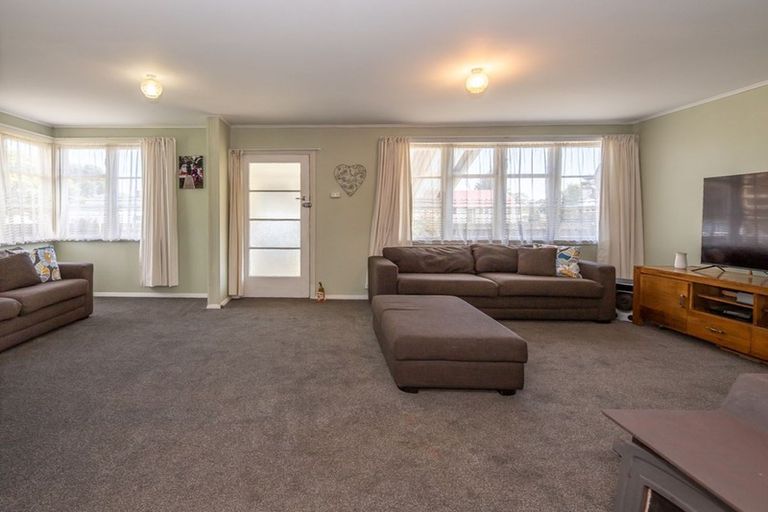 Photo of property in 66 Rintoul Street, Westport, 7825