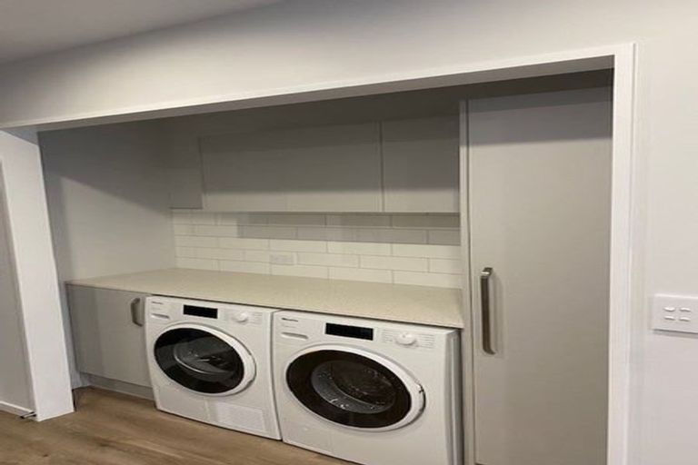 Photo of property in 2/37 Webb Street, St Albans, Christchurch, 8014