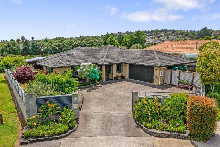 Photo of property in 9 Mohill Place, East Tamaki Heights, Auckland, 2016