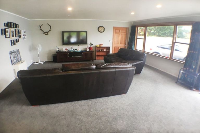 Photo of property in 5 Jones Place, Highbury, Palmerston North, 4412