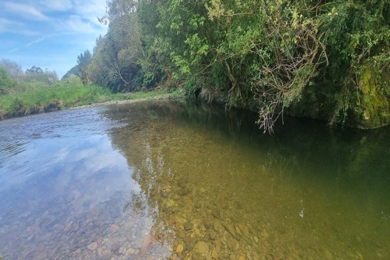 Photo of property in 803 Gladstone Road, Levin, 5571