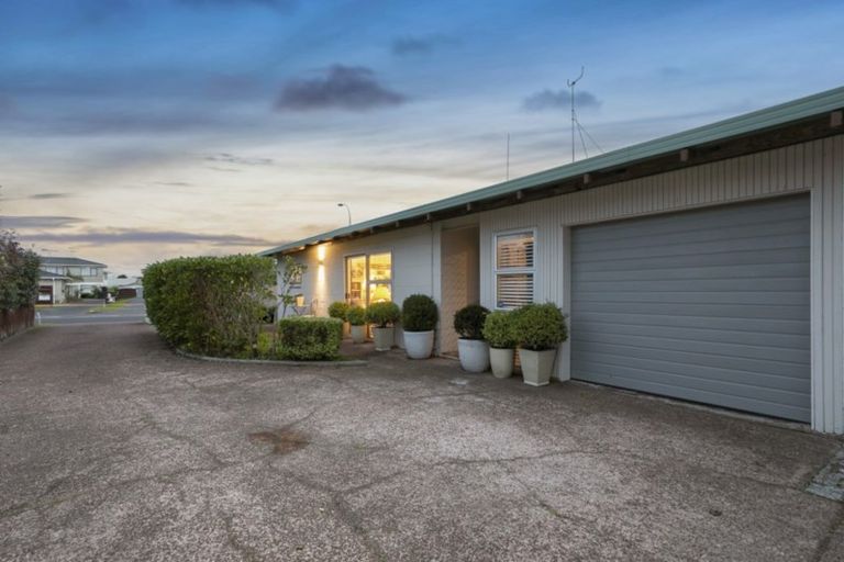 Photo of property in 1/73 Florence Avenue, Orewa, 0931