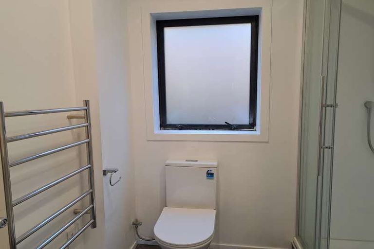 Photo of property in 2/3 Charmaine Road, Torbay, Auckland, 0630