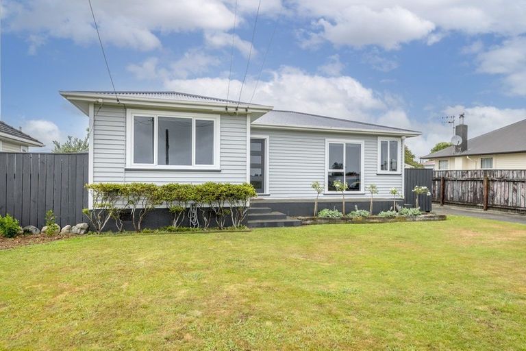 Photo of property in 90 Tiro Tiro Road, Levin, 5510