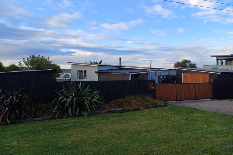 Photo of property in 10 Magdala Street, Kakanui, Oamaru, 9495