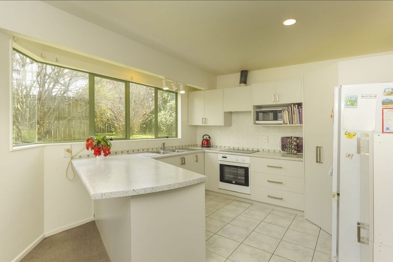 Photo of property in 6 Lanham Lane, Massey, Auckland, 0614