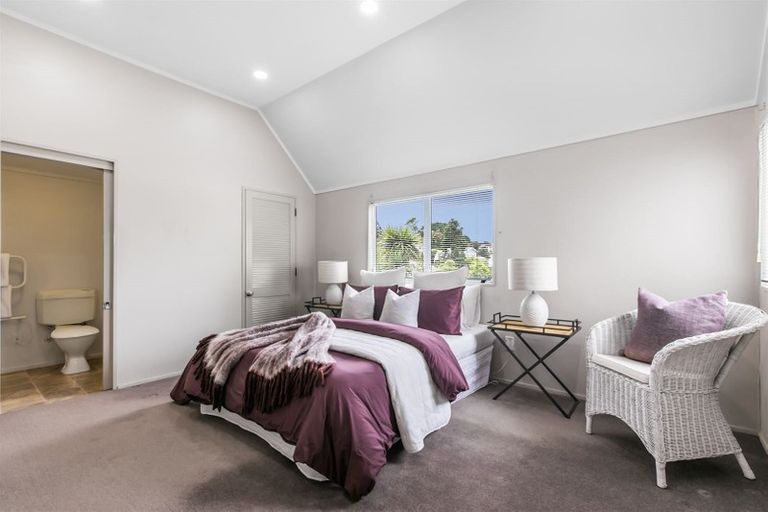 Photo of property in 52a Colonial Road, Birkenhead, Auckland, 0626