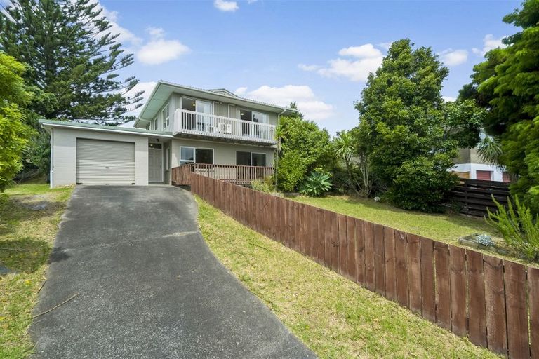 Photo of property in 20 Tamahere Drive, Glenfield, Auckland, 0629