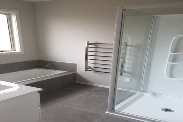 Photo of property in 6a Chester Place, Taradale, Napier, 4112