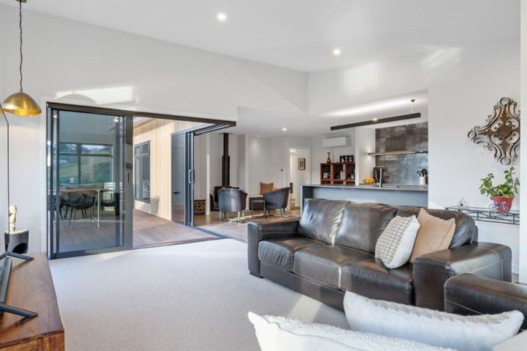 Photo of property in 64 Les Wakefield Road, Mapua, 7005