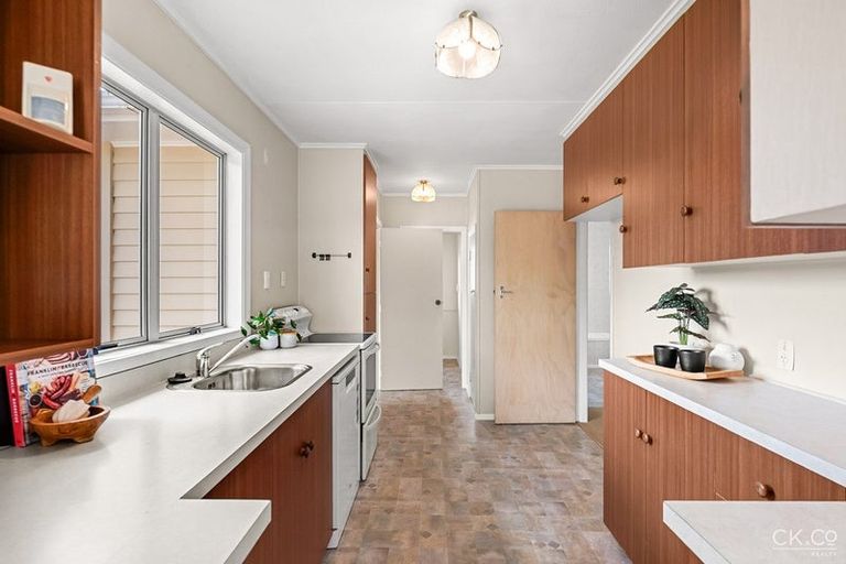 Photo of property in 44 Russell Road, Wainuiomata, Lower Hutt, 5014