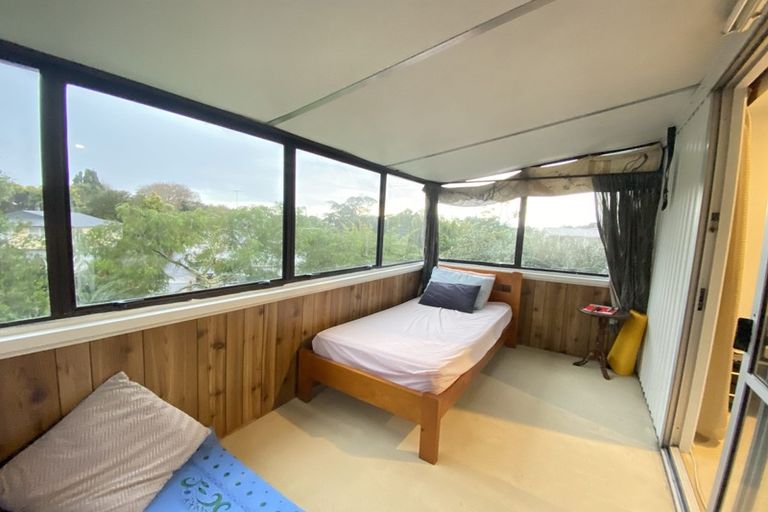 Photo of property in 2/14 Downing Street, Glenfield, Auckland, 0629